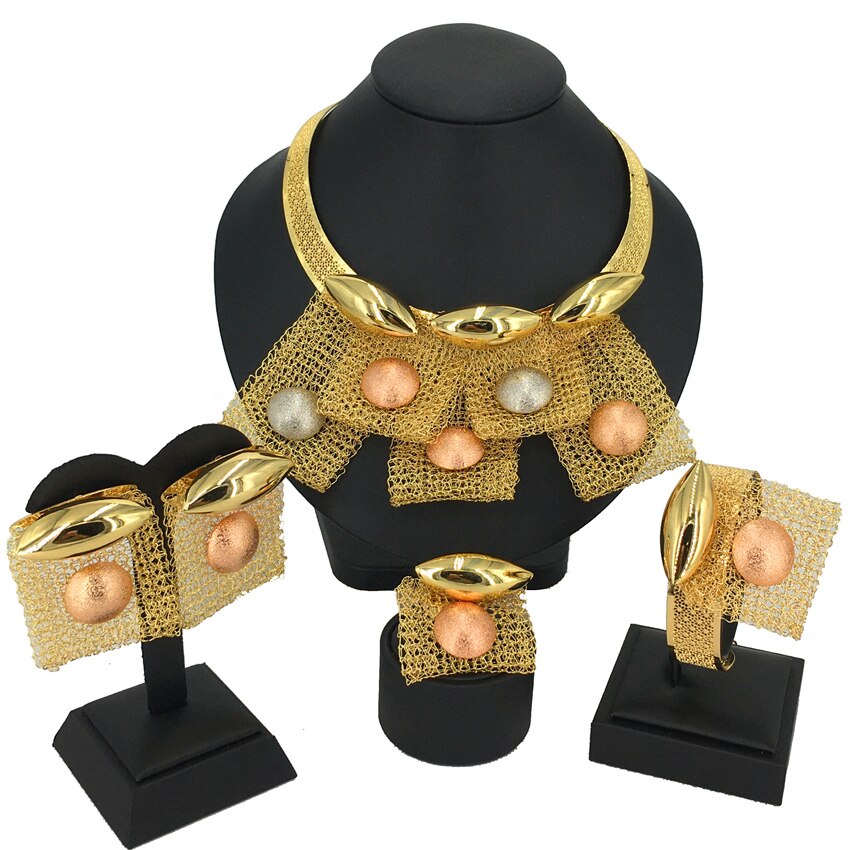 Indulge in the exquisite allure of our Fashion African Dubai Gold Plated Jewelry Set, boasting a sleek and sophisticated design.