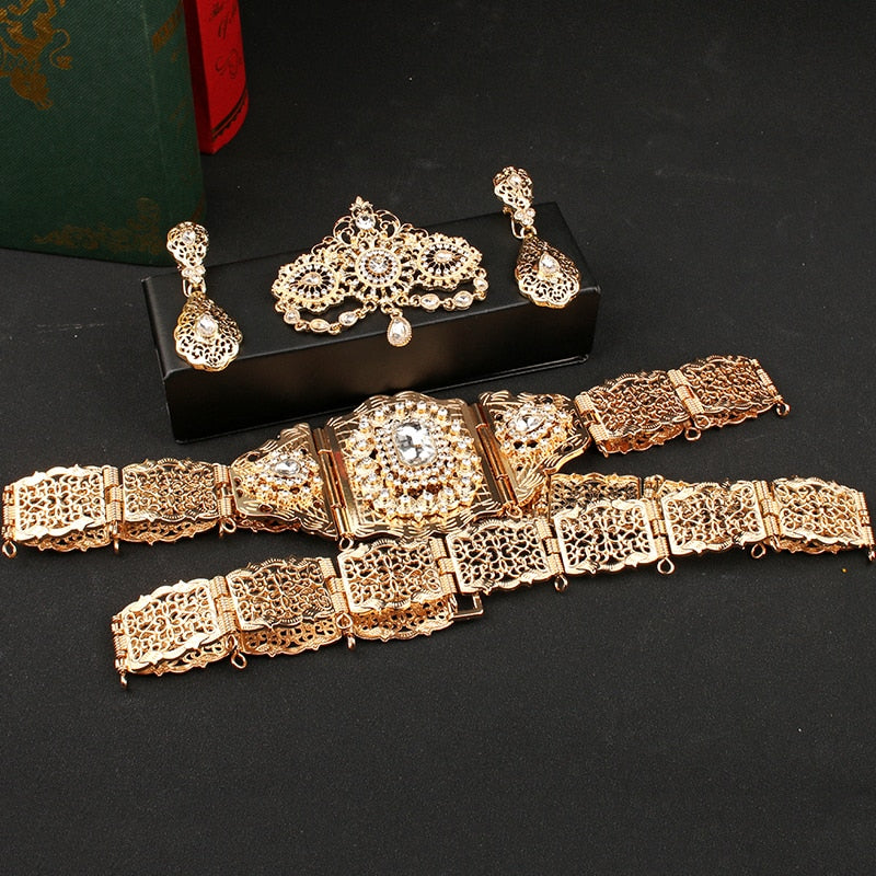 Fashionable wedding jewelry sets for women, featuring elegant crystal brooches and earrings.
